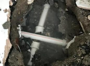 江陵阳台漏水维修公司为您分享楼上楼下漏水怎么处理